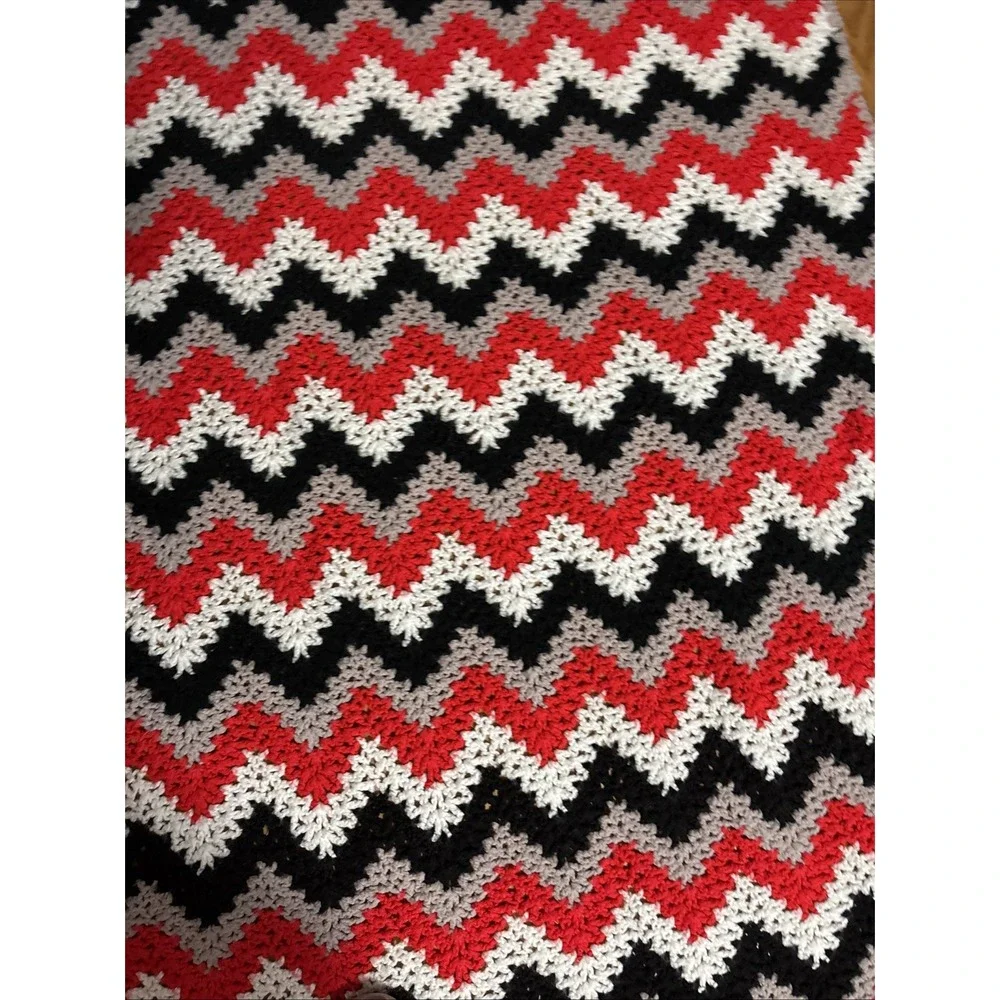 Vintage Granny Afghan Scalloped Edge Red Black Gray 72 X 54